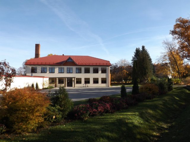 Jaunatnes iela 15, Burtnieki